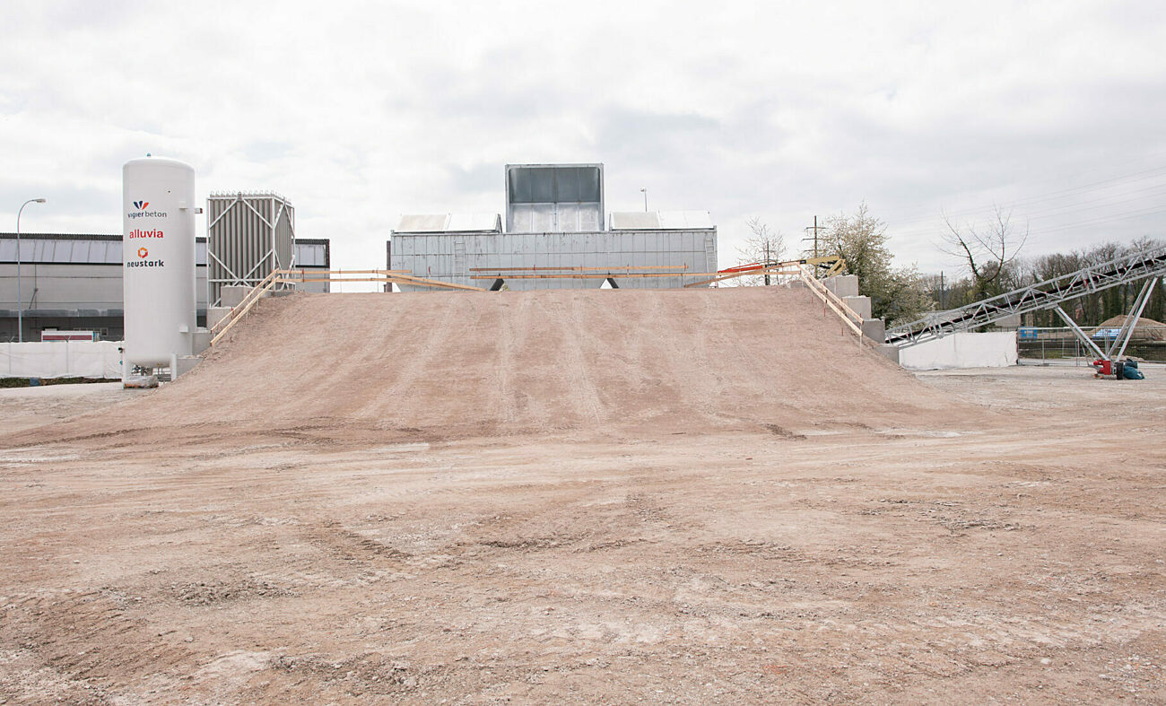 Alluvia AG and Vigier Beton AG have created the joint venture VACarbo, which is a concrete recycler and neustark partner enabling permanent CO2 removal through mineralization.