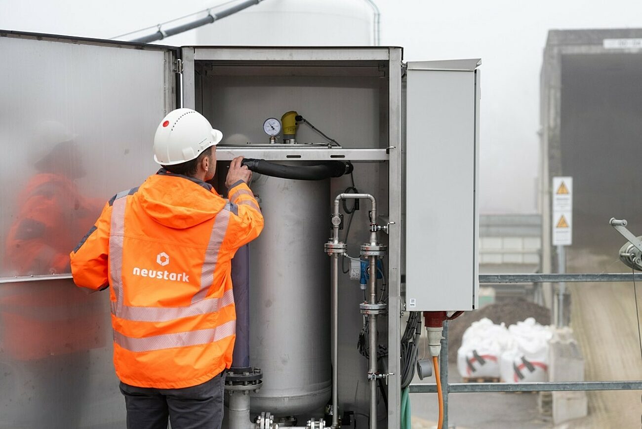 Neustarks new product is called carbonator and is used to turn mineral waste streams into carbon sinks by permanently storing CO2 in residual water.