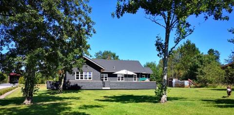 Klubhuset: Una casa de verano con Certificación FSC™ de Proyectos inspirada en el "Hygge" danés 