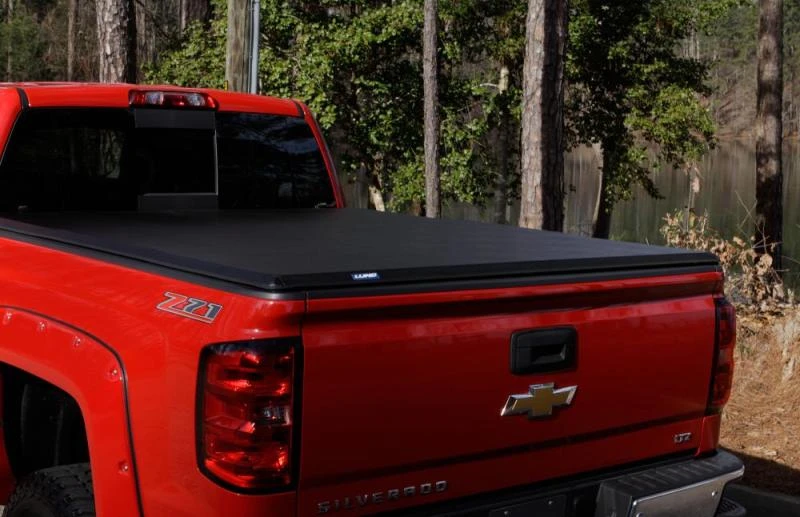 Lund 15-18 Ford F-150 Styleside (5,5ft. Bett) Hard Fold Tonneau Abdeckung - Schwarz