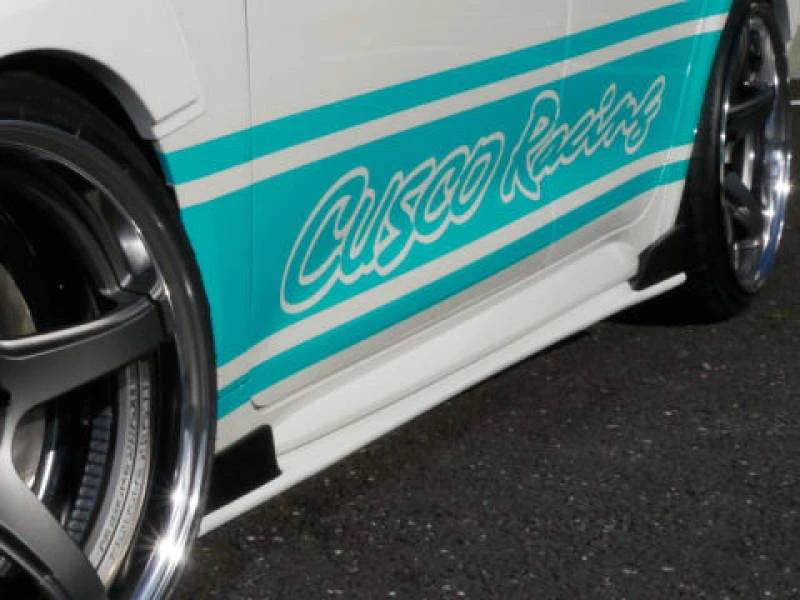 Cusco Seitenschweller Set für 19+ Toyota Corolla Hatchback (Unlackiert)