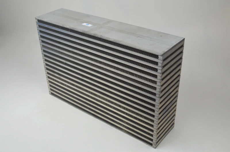 CSF Hochleistungs-Bar- und Platten-Luft/Luft-Wärmetauscher-Kern - 18 Zoll L x 12 Zoll H x 4,5 Zoll B