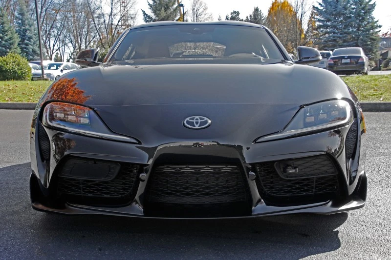 Perrin Tow Hook Kit für 2020 Toyota Supra (Vorne) - Schwarz