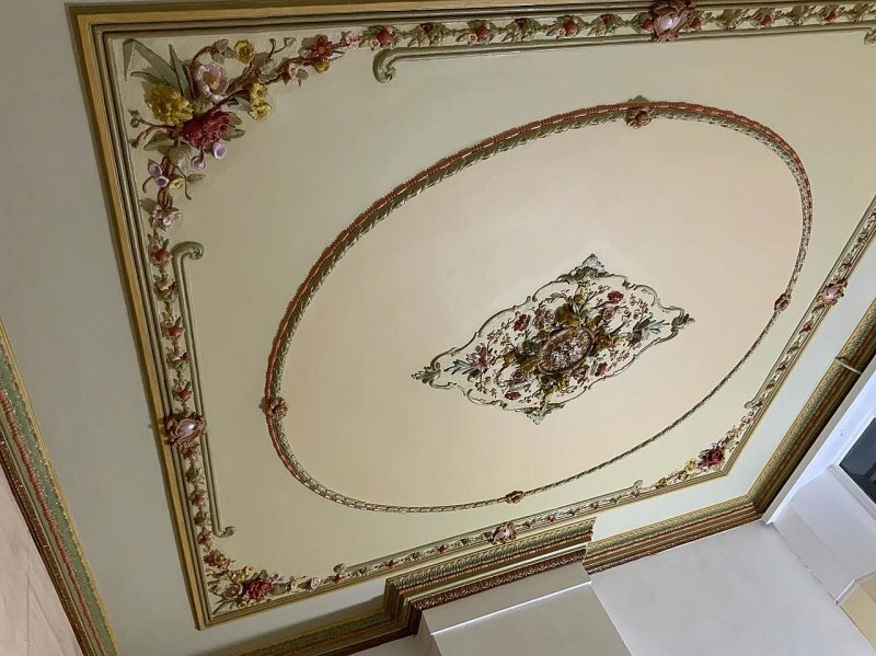 Reconstructie polychromie op plafond