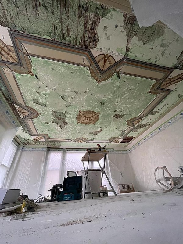 Restauratie en reconstructie Art Nouveau plafond boerderij Drenthe