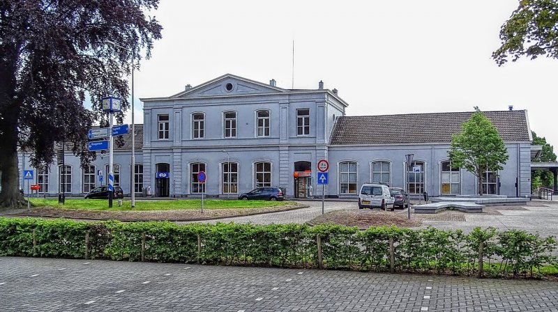Stationsgebouw Meppel in opdracht van de NS