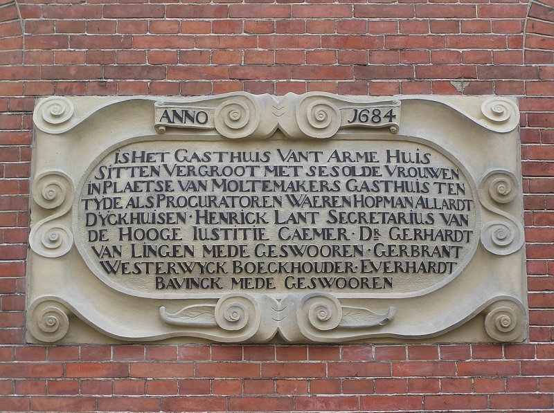 Restauratie gevelsteen Armhuissittend Convent in opdracht van OVT architecten