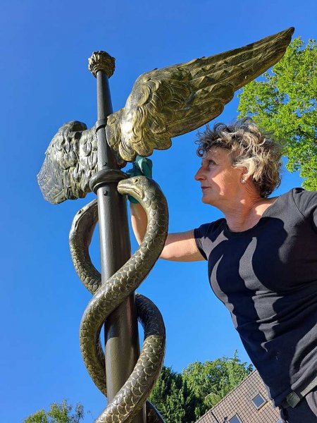 Karin Veldman aan het werk