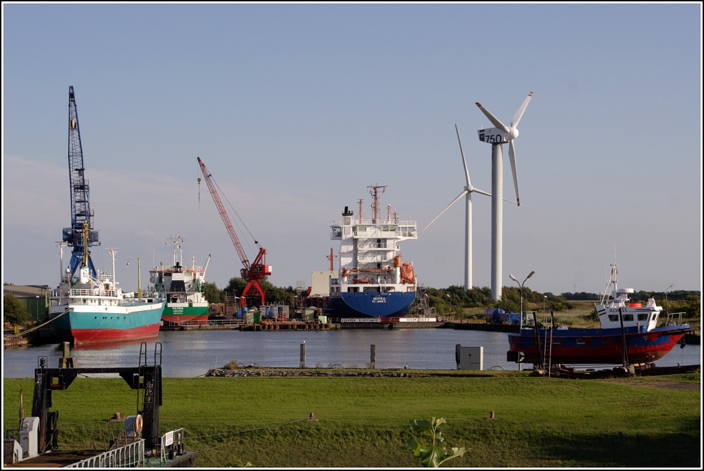 HUSUMER DOCK UND REPARATUR GMBH & CO. KG HUSUMER DOCK UND REPARATUR GMBH & CO. KG