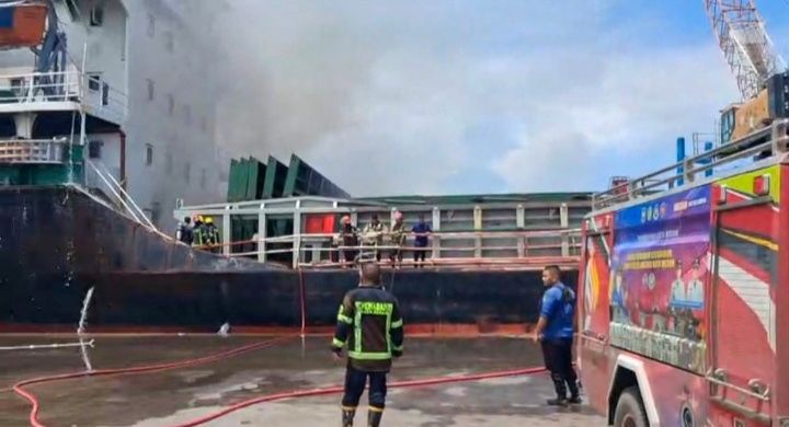 Blaze on Bulk Carrier at Indonesia Port Successfully Doused