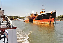 SAND WEAVER — Service Ship, BAHRAIN flag, built 1975