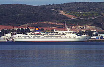 OCEAN COUNTESS — Passenger Ship, PORTUGAL flag, built 1976