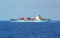 MAERSK BARCELONA — Container Ship, BAHAMAS flag, built 1975