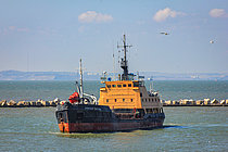 AZOVSKAYA — Service Ship, Russia flag, built 1988
