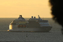 SEVEN SEAS NAVIGATOR — Passenger Ship, BAHAMAS flag, built 1999