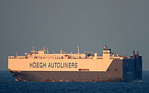 HOEGH TROOPER — Ro Ro Cargo Ship, NORWAY flag, built 1995