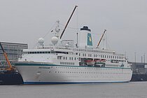DEUTSCHLAND — Passenger Ship, Bahamas flag, built 1998