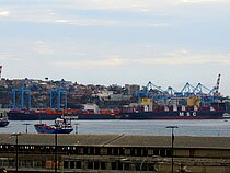 DUESSELDORF EXPRESS — Container Ship, Bermuda flag, built 1998