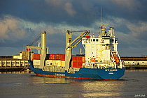 MARIA DA PAZ — Container Ship, Antigua and Barbuda flag, built 1999
