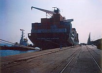FULLONG — Container Ship, Bahamas flag, built 1998