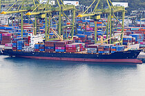 KOTA ANGGUN — Container Ship, Singapore flag, built 1999