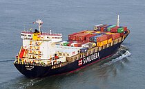 SINAR SOLO — Container Ship, Singapore flag, built 1999