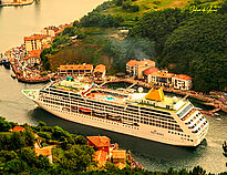 AZAMARA PURSUIT — Passenger Ship, Republic of the Marshall Islands flag, built 2001