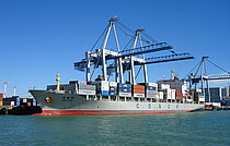 QING YUN HE — Container Ship, China flag, built 2000