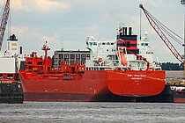 SIRI KNUTSEN — Oil And Chemical Tanker, Norway (NIS flag, built 2004
