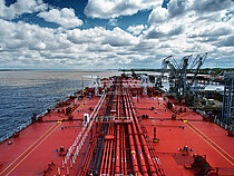 AVERO — Oil And Chemical Tanker, Barbados flag, built 2003