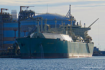 LNG ENUGU — Gas Tanker, Bermuda flag, built 2005