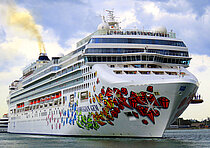 NORWEGIAN GEM — Passenger Ship, Bahamas flag, built 2007