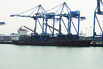 APL OCEANIA — Container Ship, GUAM flag, built 2010