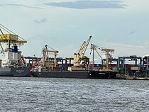TAKAPUNA — General Cargo Ship, Panama flag, built 2010