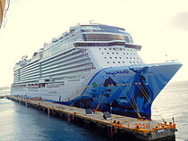 NORWEGIAN BLISS — Passenger Ship, BAHAMAS flag, built 2018