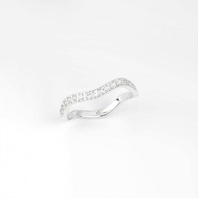 minimal curved wedding ring with diamond or different stones
