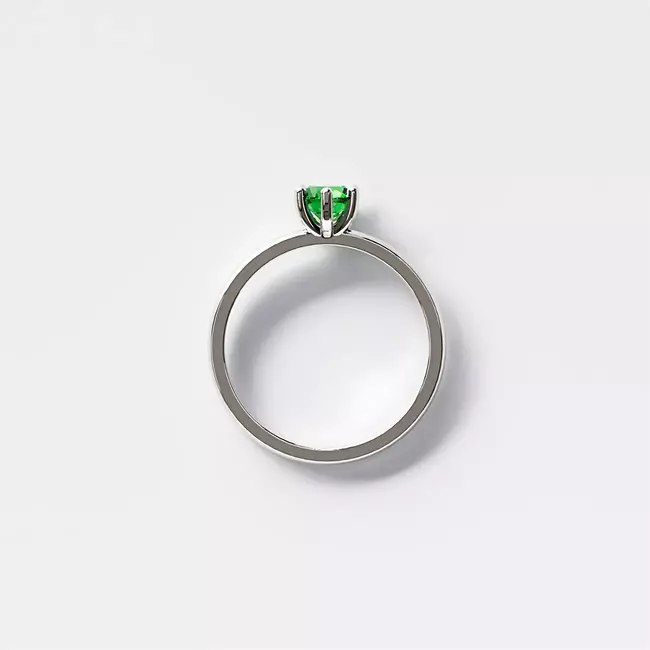 minimal 6 prong solid gold ring green tsavorite stone 050 ct side view