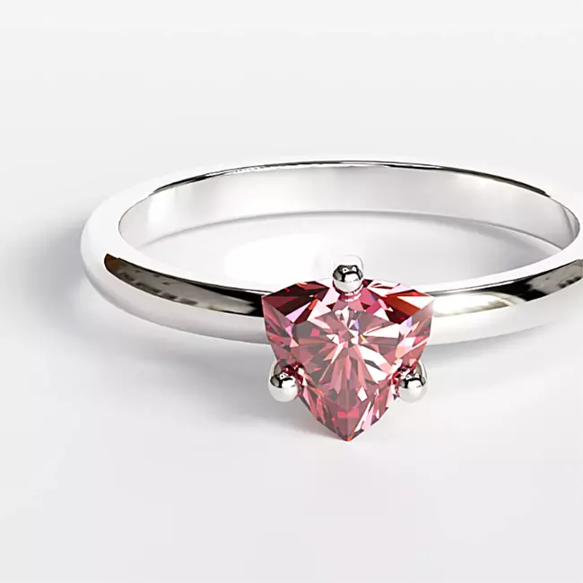 minimal 6 prong solid gold ring rose turmaline trillion cut stone closeup