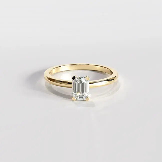 Verlovingsring met minimalistische smaragdgeslepen diamant van 0,5-0,6 ct, laboratoriumgeslepen diamant, geelgoud, massief goud.
