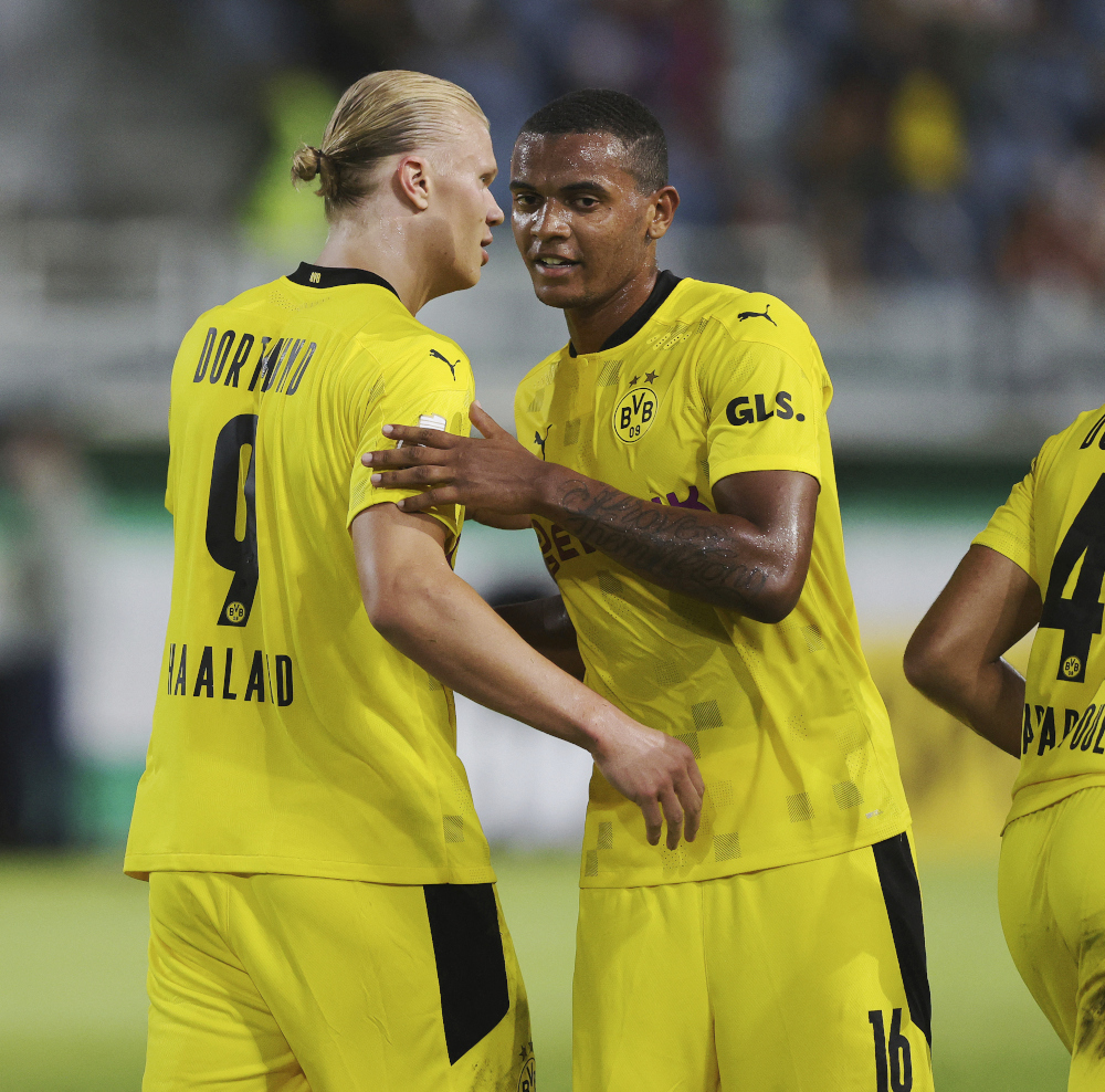 Haaland and Akanji in their Dortmund days (©AFP)