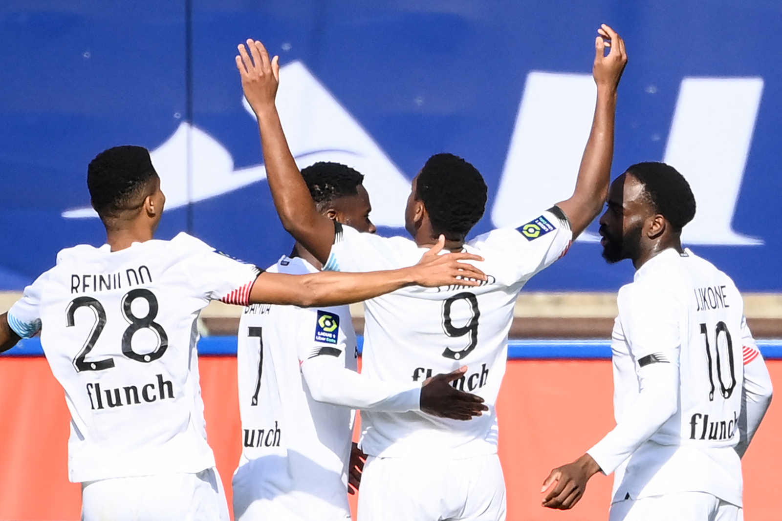 LOSC Lille celebrate - they are top of the league! (©AFP)