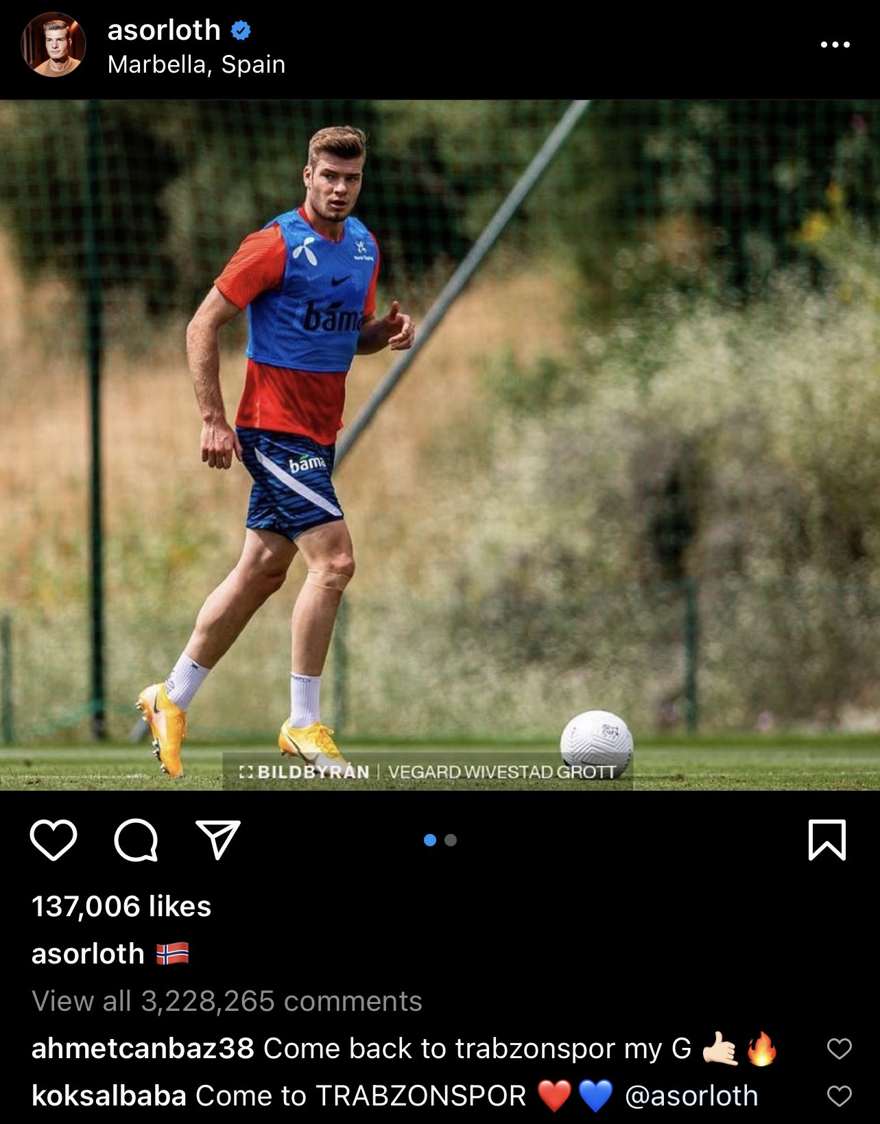 All he did was post an image from the national team training, but check out the number of comments