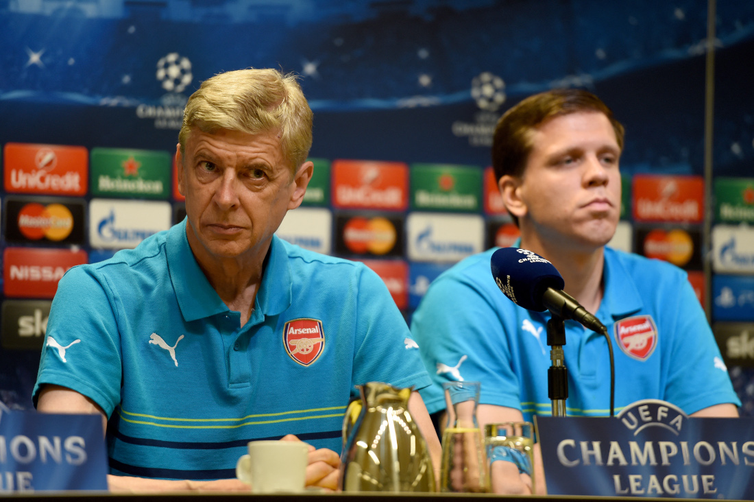 Arsene Wenger and Wojciech Szczesny (©AFP)