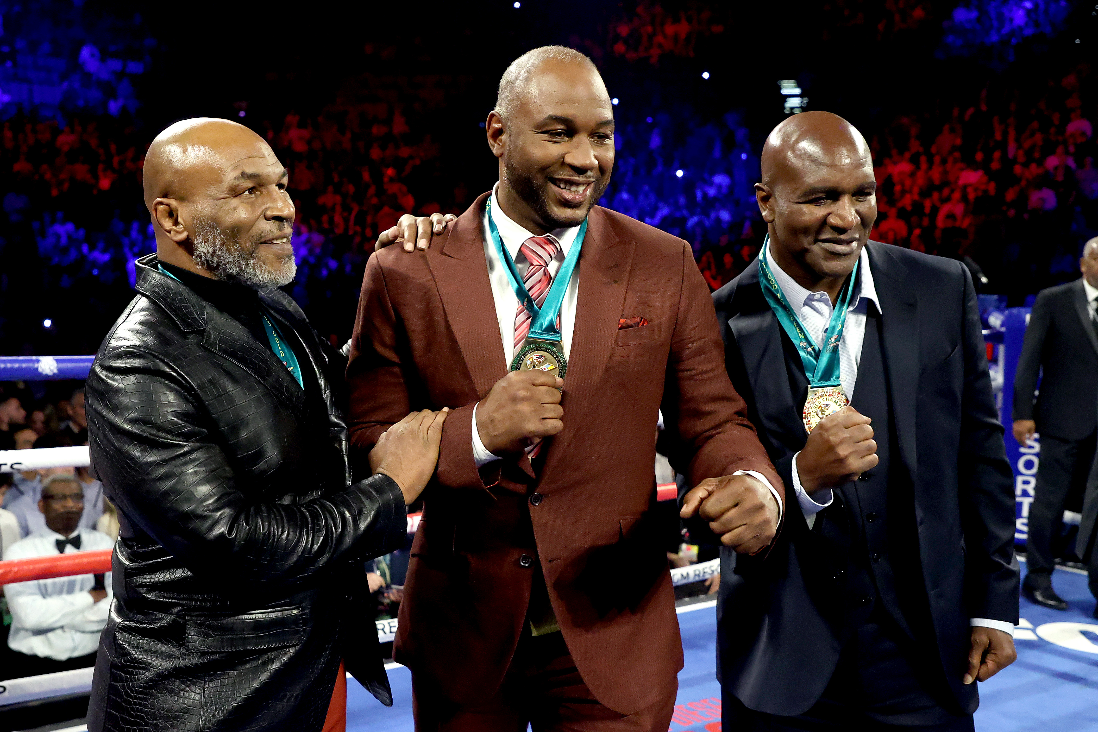 Tyson, Lennox Lewis and Holyfield in 2020 (©Al Bello/Getty Images)