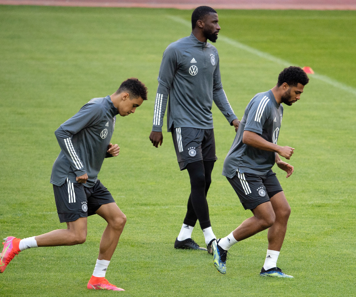 Jamal Musiala, Antonio Rudiger and Serge Gnabry (©AFP)