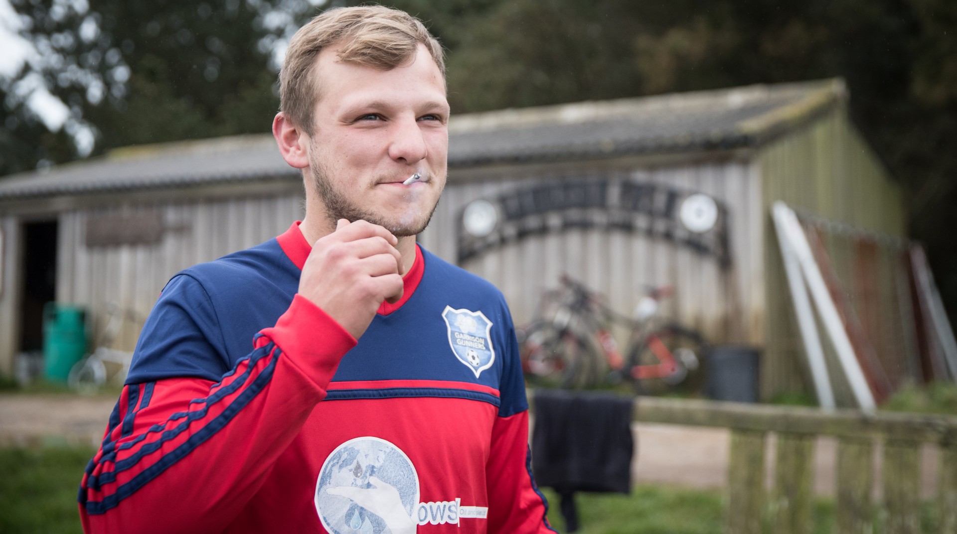A quick one before the second half begins... (©Matt Cardy/Getty Images)