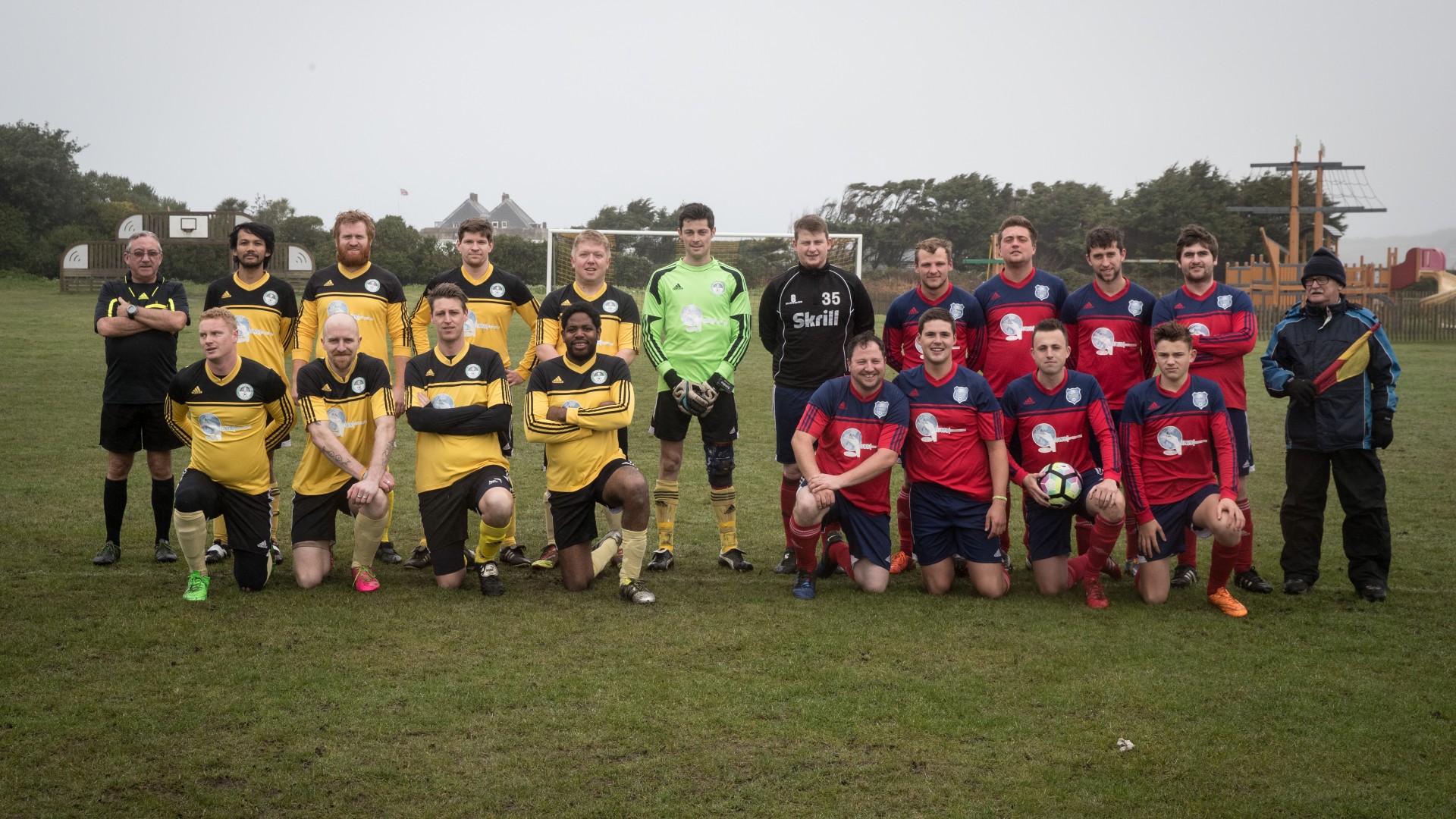 An entire league in a single photo... (©Matt Cardy/Getty Images)