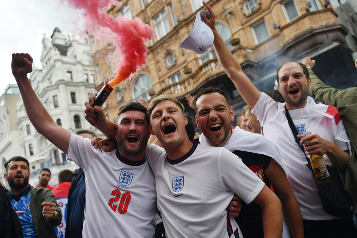 Too much partying for many England supporters (©AFP)
