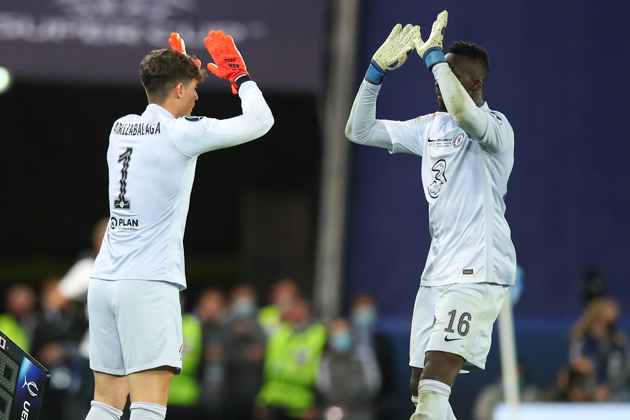 Arrizabalaga comes in instead of Mendy (©Robbie Jay Barratt - AMA/Getty Images)