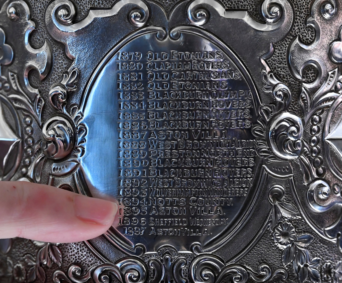 An ice bucket with rich history (©Gallo Images)